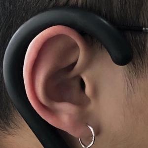 韩剧老板红衣秘书的背景故事
